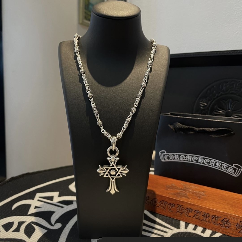 Ch**me He**ts necklaces